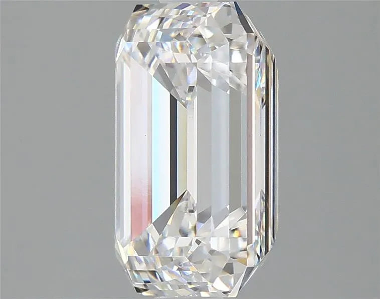 4.26ct Emerald Lab Grown Diamond (Colour E, Clarity VVS2, IGI)
