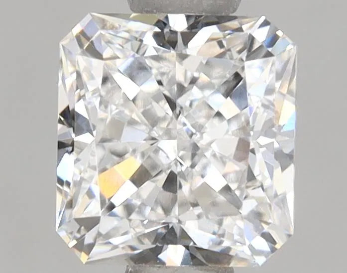 1.00ct Radiant Lab Grown Diamond (Colour E, Clarity VVS2, IGI)