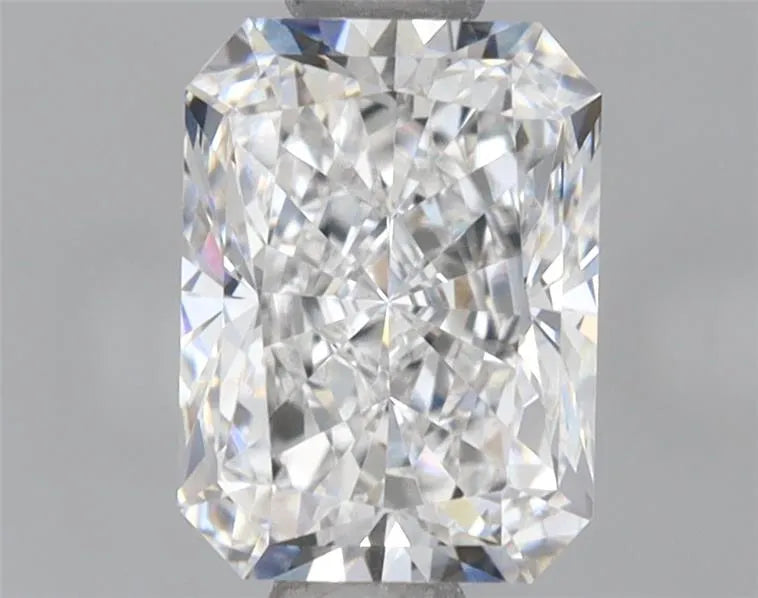 1.06ct Radiant Lab Grown Diamond (Colour E, Clarity VVS2, IGI Certified)